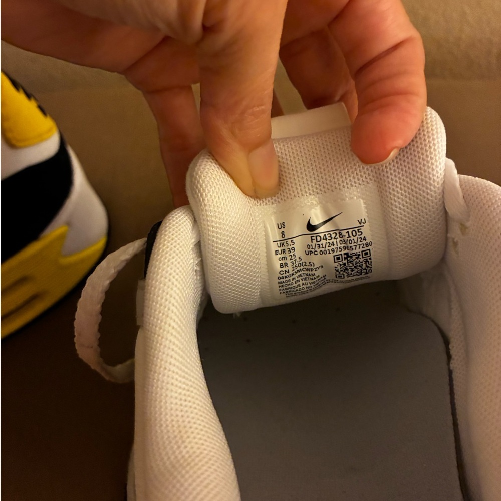 Nike Air Max White and Yellow with Black Accents - Picture 5 of 6